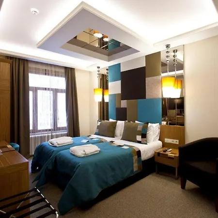 Hotel Collage Pera 4*