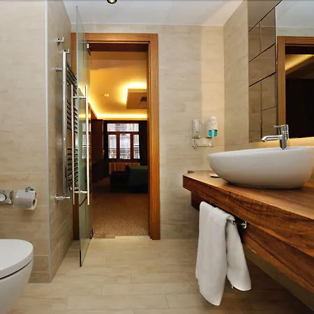 Hotel Collage Pera 4*