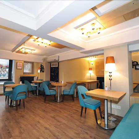 Collage Pera Hotel 4*