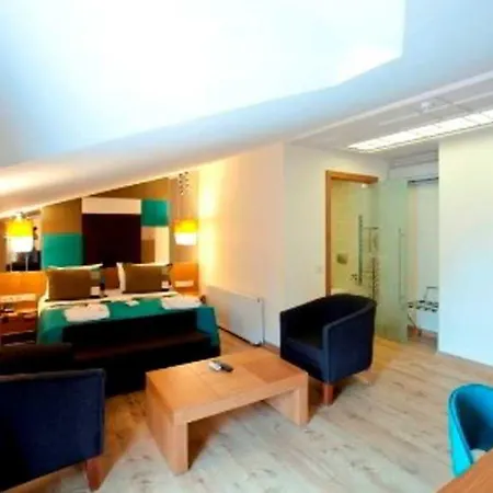 Collage Pera Hotel 4*