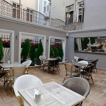 Collage Pera Hotel Istambul