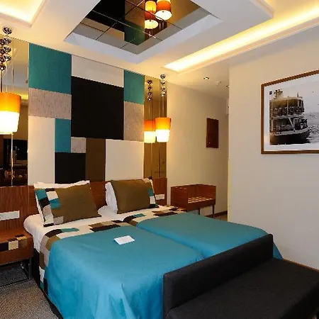 Collage Pera Istambul