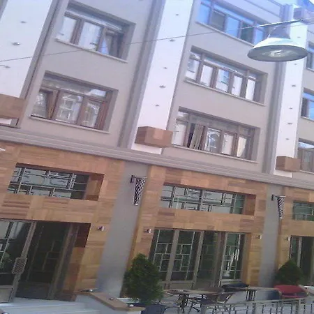 培拉贴图酒店 4*