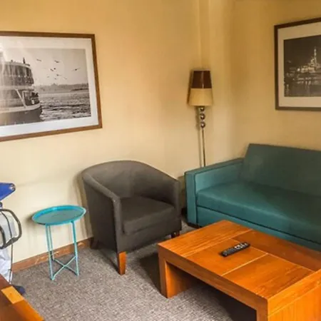 培拉贴图酒店 4*