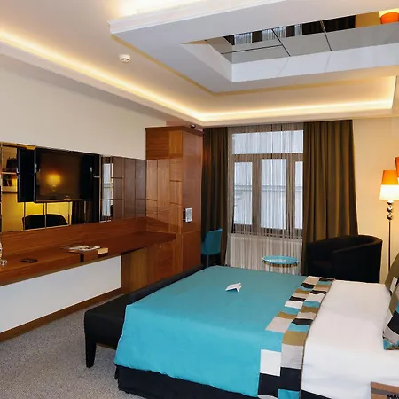 Hotel Collage Pera 4*