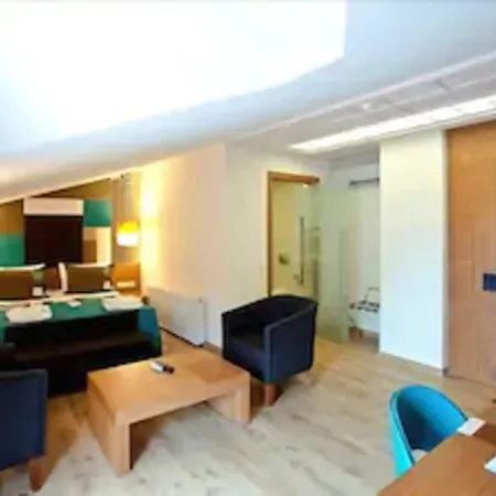 Hotel Collage Pera