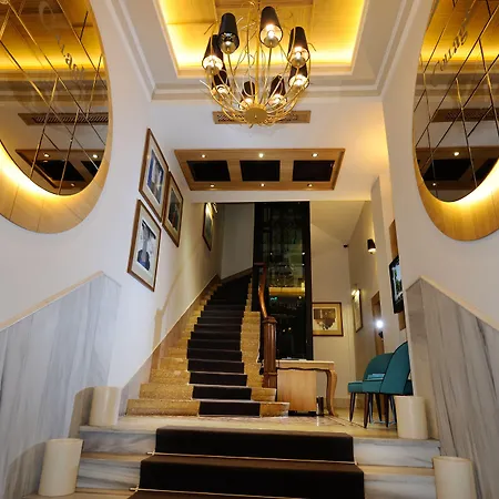 Hotel Collage Pera 4*