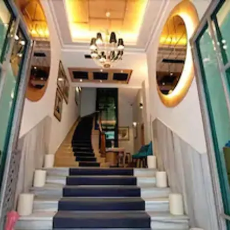 Collage Pera Hotel 4*